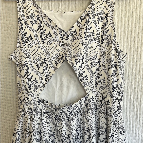 LOFT Navy Blue and White Patterned Mini Dress Size 14  zipper on the side - Picture 13 of 13